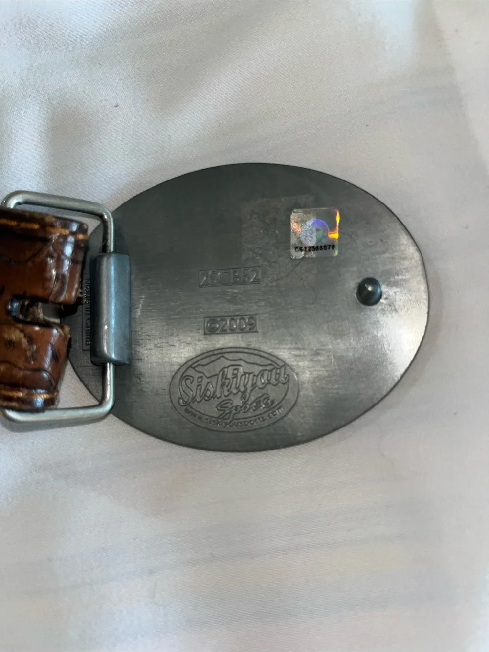 Siskeyou‎ Eagle Head Yellow Black Oval Buckle on Brown Hand Tooled Leather Belt